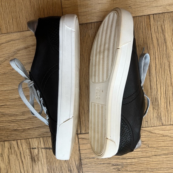 Brand new! Never worn! In the box! Naturalizer 8W - Picture 3 of 5